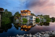 Deckhouse 10 At The Ritz-carlton