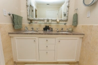 Ritz-carlton Private Residence 404