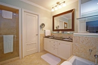 Ritz-carlton Private Residence 408