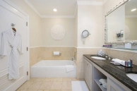 Ritz-carlton Residence (pip) #312