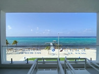 Rum Point Club 304