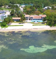 Villa Mora South Sound Beachfront