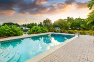 Fully Remodeled 3br Family Home In North Sound Estates