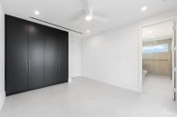 Aqua - Beachfront Residence #5, Seven Mile Beach