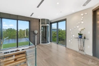 Ritz-carlton Deckhouse 9