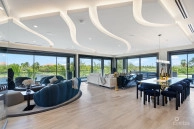 Ritz-carlton Deckhouse 9