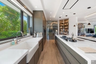 Ritz-carlton Deckhouse 9
