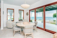 Miramar, A Vista Del Mar Ocean Front Estate