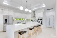 Royal Palms - 5 Bedroom Estate W/rental Unit