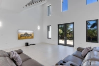Royal Palms - 5 Bedroom Estate W/rental Unit