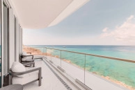 Fin- Chic 4 Bed W Den Condo
