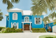 The Blue House - Waterfront Home South Sound Road