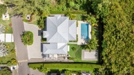 The Lakes Executive Family Home With Pool