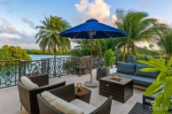 Pineapple House, A Vista Del Mar Estate