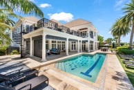 Pineapple House, A Vista Del Mar Estate