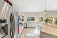 Large 5- Bedroom Home In Beach Bay, Bodden Town