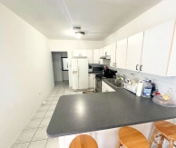 Pleasant View 2beds - Corner Home West Bay