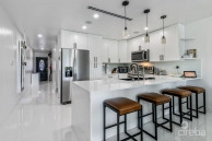#6 Lakeshore Villas / 2 Bed Plus Den / 3 Bath