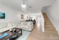 Beautifully Renovated Unit In Walkers South