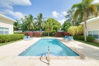 Beautifully Renovated Unit In Walkers South