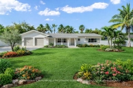 Snug Harbour Designer Renovated 4 Bedroom Home