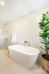 5 Bed Beach Front Estate - Halcyon Point
