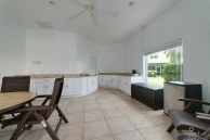 Spacious 3 Bed + Den Townhome At L'ambience