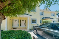 Spacious 3 Bed + Den Townhome At L'ambience