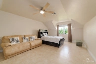 Spacious 3 Bed + Den Townhome At L'ambience