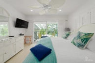 Renovated Penthouse Discovery Point Club