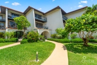 Villa Pappagallos 4, West Bay Renovated Condo