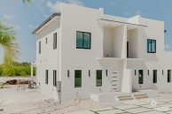 2 Bedroom, 2.5 Bathroom Duplex In Lookout Garden