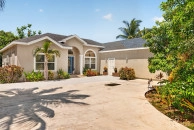 Savannah Newlands Family Home With Pool, Outside Bar & Income-generating Guest Suite