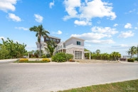 24  Shorewinds Trail, The Shores Family Home