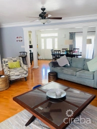 Charming Savannah Home With Picture Perfect Street Appeal!