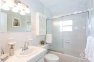 Turnkey 2bed Plus Den End Unit Tropical Haven