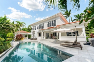 4 Bed Canal Front Villa - Vista Del Mar
