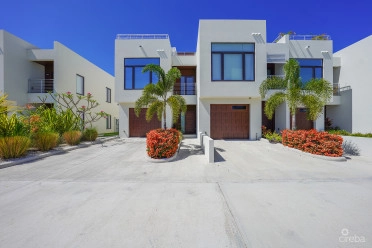 Salt Air Townhome End Unit 4 Bed