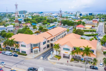 Crown Square | 16 Unit Commercial Investment Opportunity