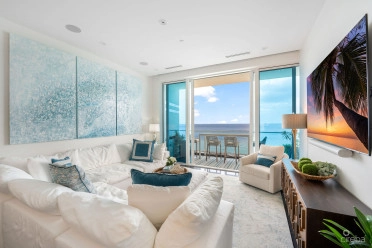 Fin 27, Oceanfront Condo