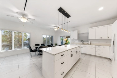 Fully Remodeled 3br Family Home In North Sound Estates