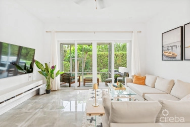 Eleven Parc Townhome – Prime Location In Seven Mile Beach Corridor