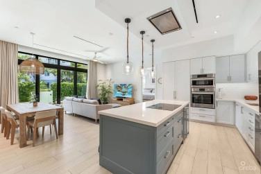 Olea 414 - Private Garden 2-bed Residence