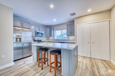 Downtown Reach 801