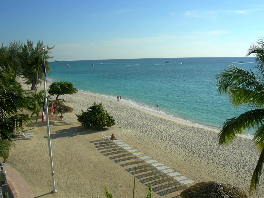 Caribbean Club Grand Cayman