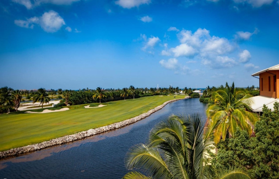 Deckhouse 10 At The Ritz-carlton