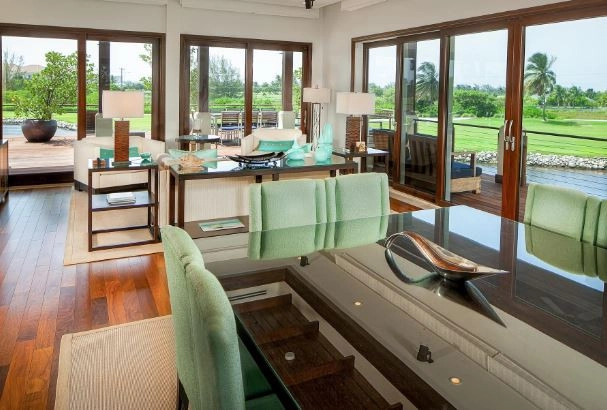 Deckhouse 10 At The Ritz-carlton