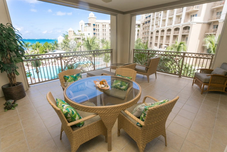 Ritz-carlton Private Residence 404