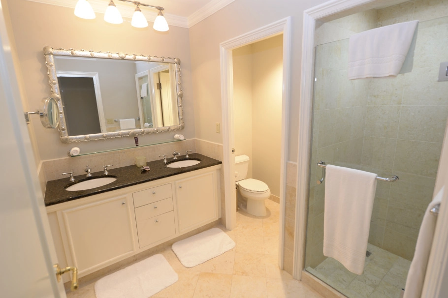 Ritz-carlton Private Residence 512