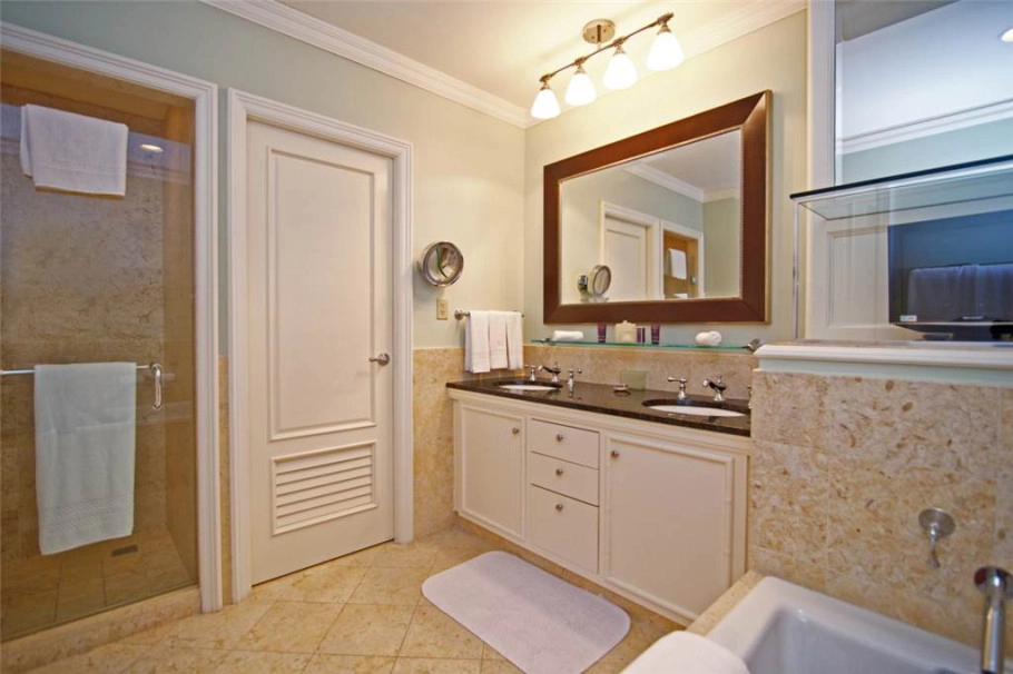 Ritz-carlton Private Residence 408